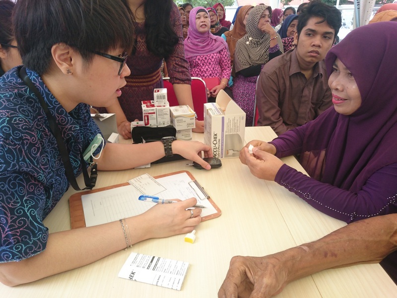 Kegiatan Bakti Sosial RSU Royal Prima